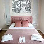 Lukas Room's Luxury Pensión