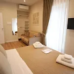 Lukas Room's Luxury Pensión