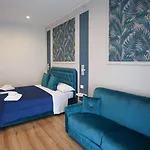 Lukas Room's Luxury