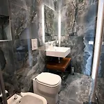 Lukas Room's Luxury Pensión
