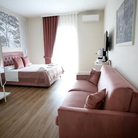 Lukas Room's Luxury 4* Nápoles